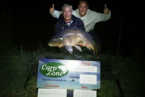 Карп весом 21, 2 кг. Пойман на долгорастворимый насадочный бойл Grandcarp ПЕЧЕНЬ•ПЕРЕЦ•КЛУБНИКА