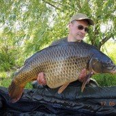 Карп весом 15, 9 кг. Пойман на бойл Grandcarp КАЛЬМАР•КЛЮКВА