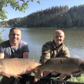 Карпы весом 10 кг. Пойманы на насадочные бойлы Grandcarp КАЛЬМАР•КЛЮКВА и КАЛЬМАР-ОСЬМИНОГ